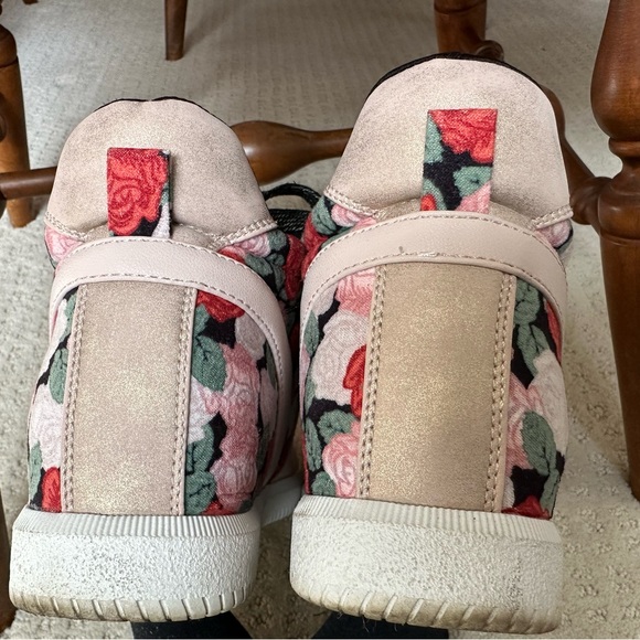 Woman’s True Craft TC Jens Wedge Floral Sneakers. Size 9 M - Picture 5 of 8